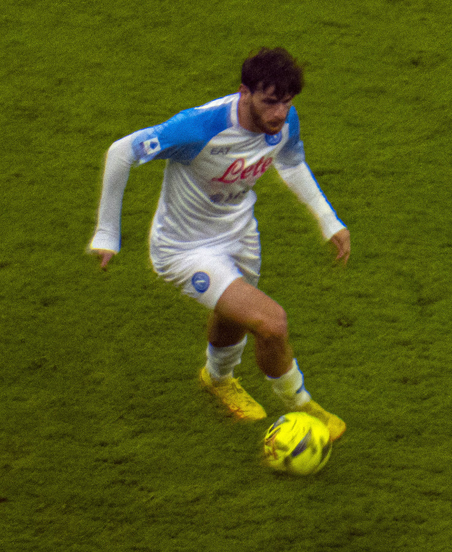 Khvicha Kvaratskhelia: Từ căn hộ Tbilisi đến đội trưởng tuyển Georgia — hành trình của ngôi sao PSG